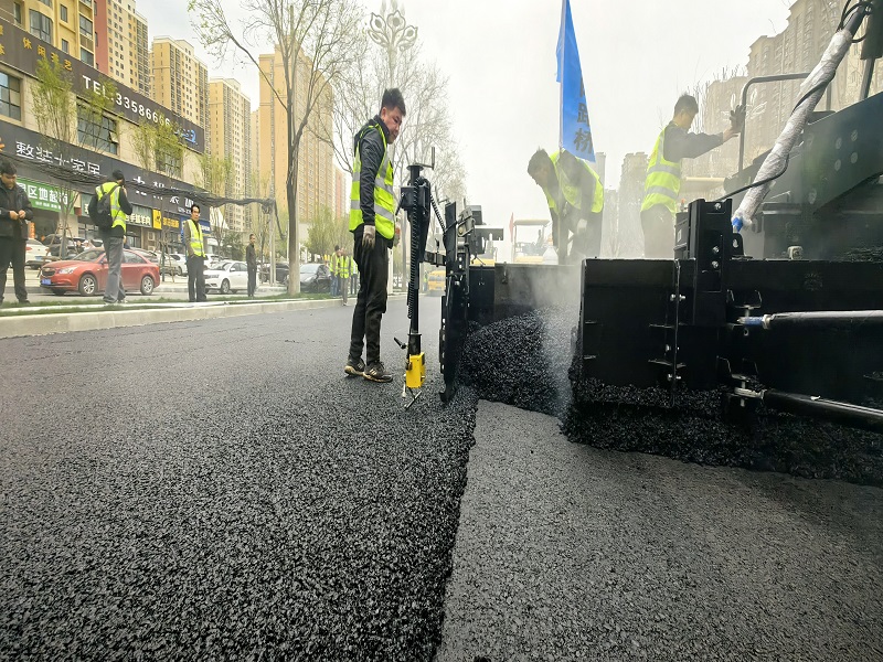 讓群眾腳下路更平整更通暢